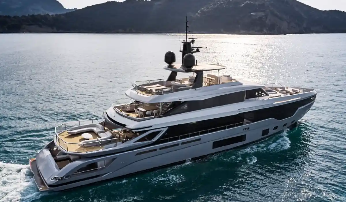 Azimut - Grande Trideck - Motor Yacht Charter - Motor Yachts for Sale - Exclusive Concierge Club.webp